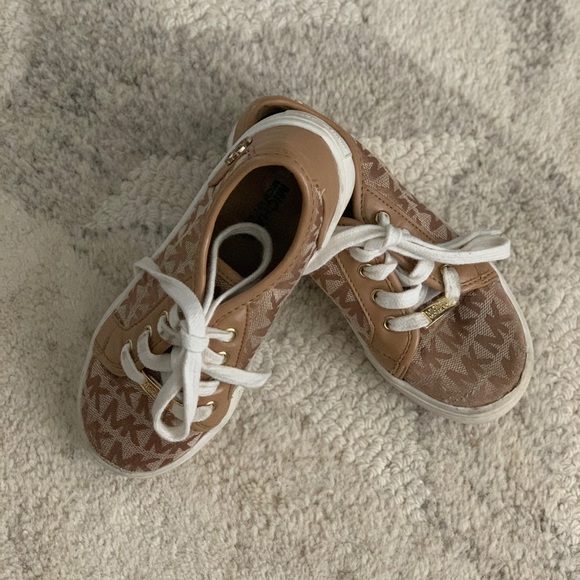 Michael Kors Logo Lace Up Sneakers Kids size 11 - Picture 3 of 8